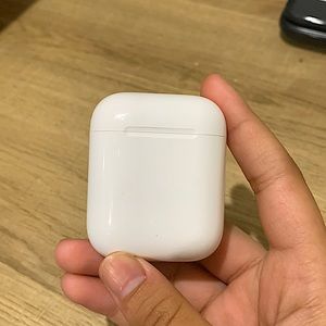 Apple AirPods (2nd Gen)